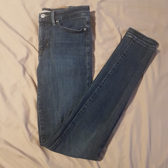 Dark Wash Levi's Jeans - Picture 2 of 4